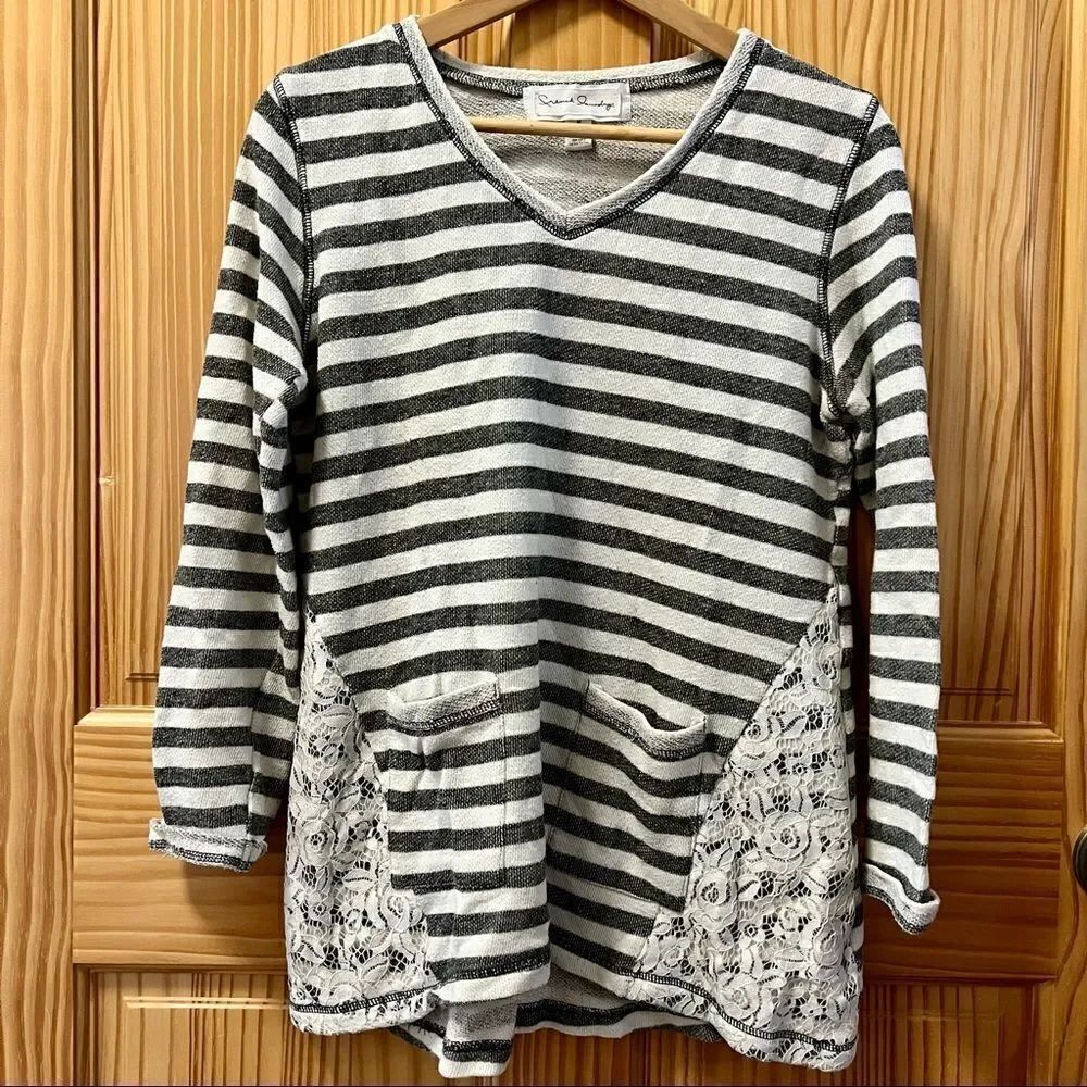 French Laundry white/cream grey striped v neck lace detail pocket tunic top M
